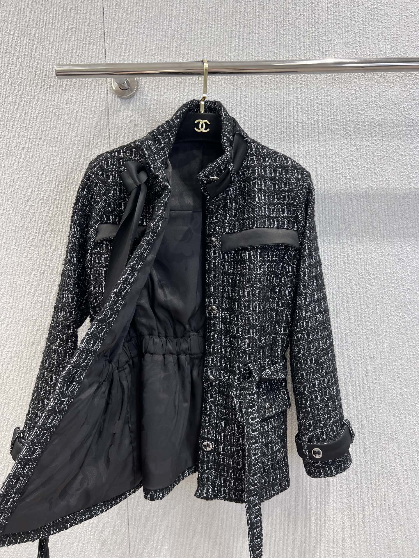🔥HEISS🔥AAA🔥26SS NEU Stehkragen-Tweedjacke mit Bandverzierung