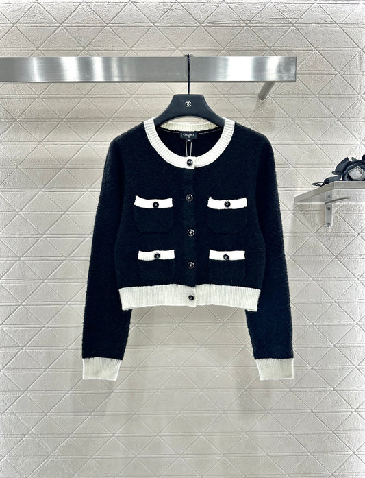 26SS NEW black and white contrast pocket knitted cardigan