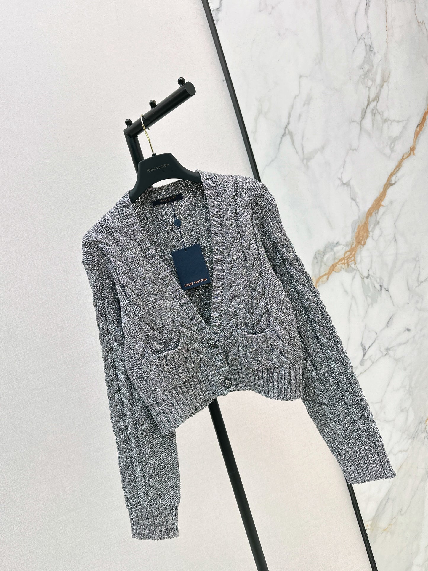 26SS NEUE Strickjacke