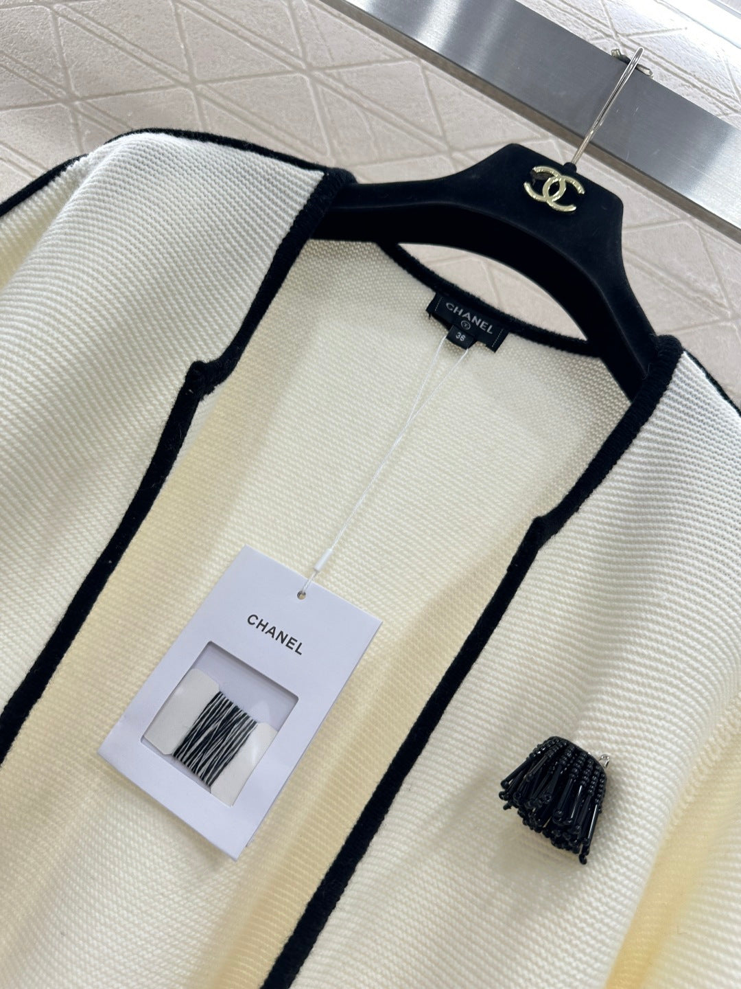 26SS NEUER Wollcardigan