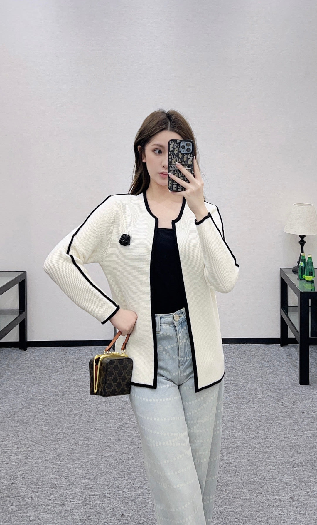 26SS NEUER Wollcardigan