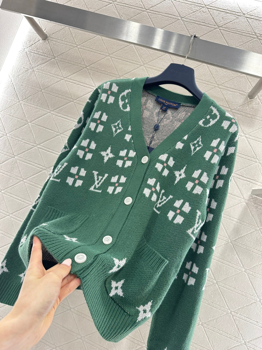 26SS NEUE Jacquard-Strickjacke