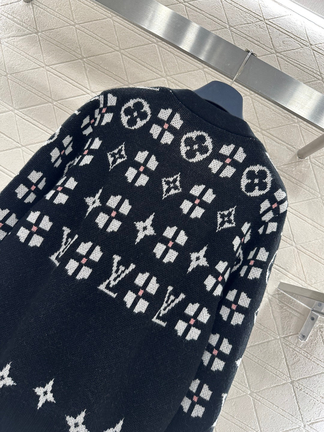 26SS NEUE Jacquard-Strickjacke