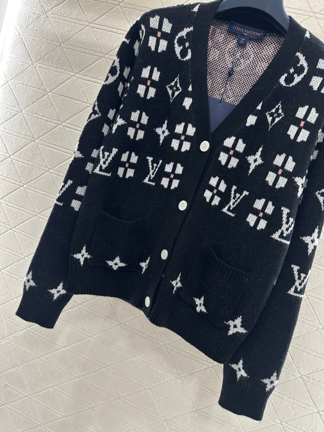 26SS NEUE Jacquard-Strickjacke