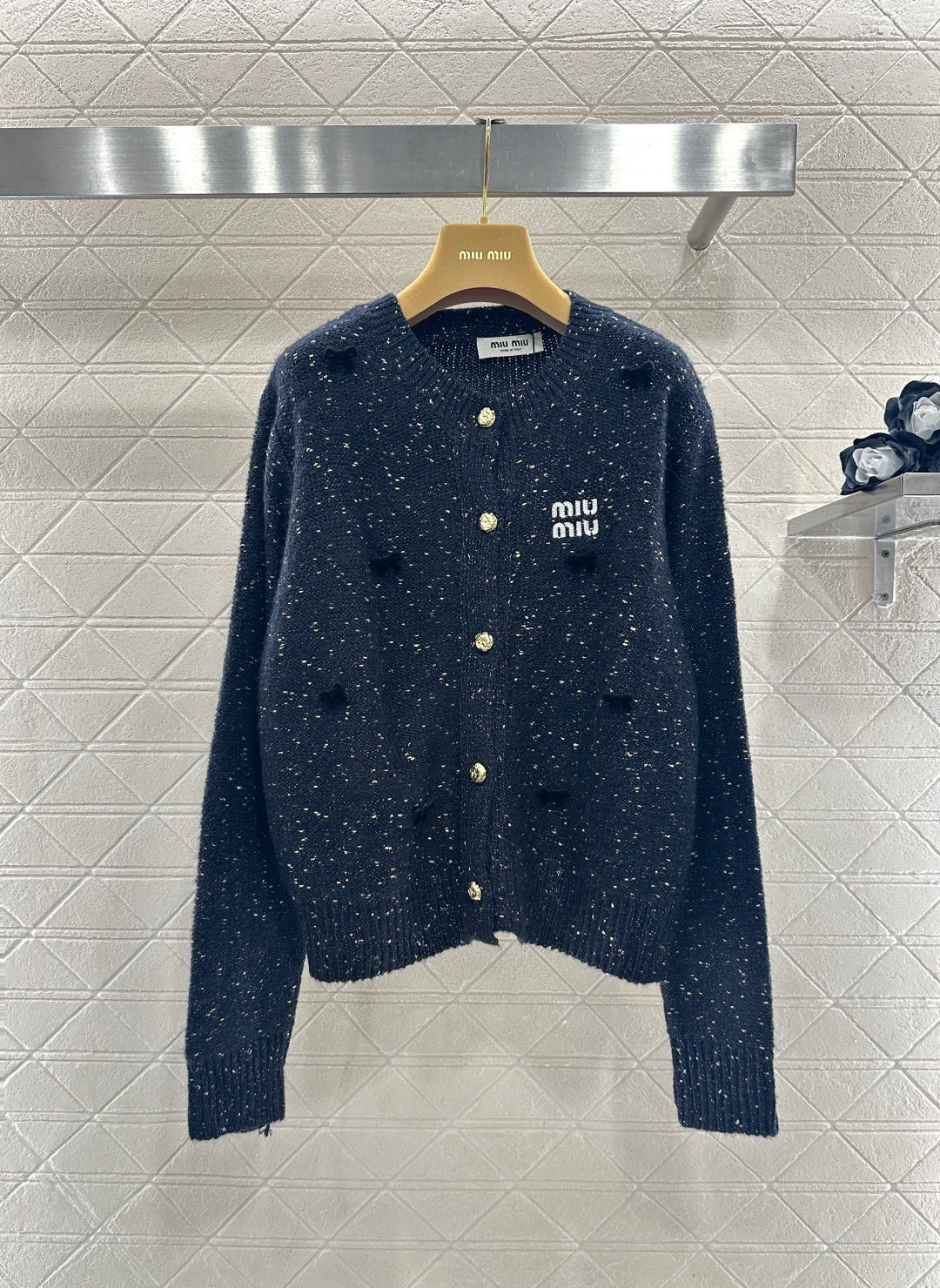 26SS NEUER 3D-Schleifen-Cardigan