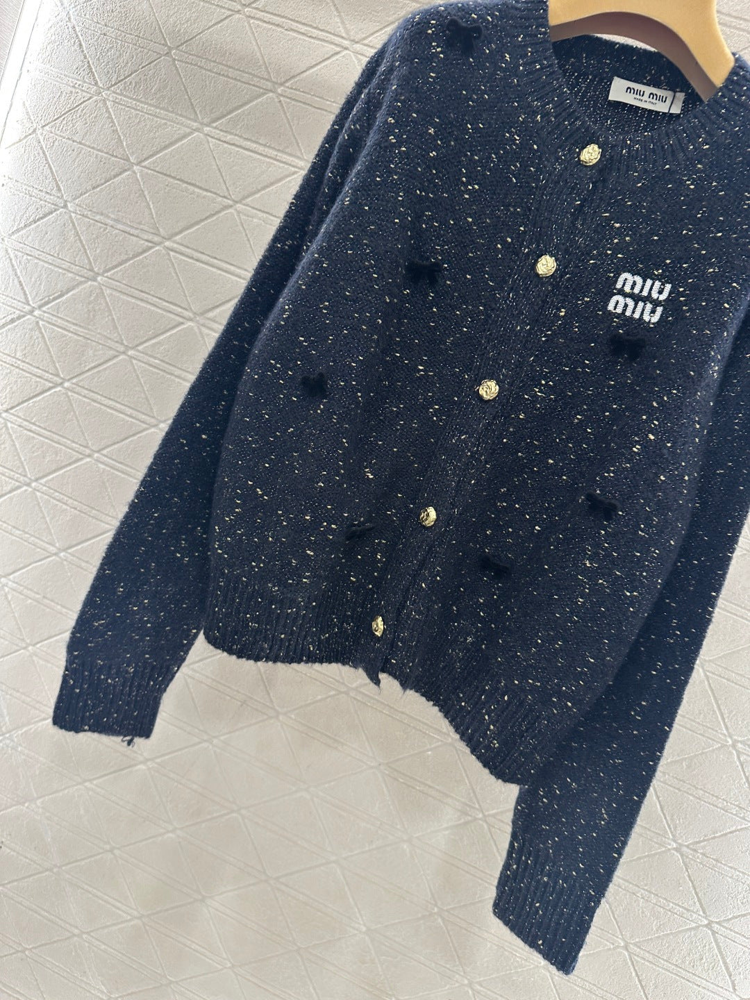 26SS NEUER 3D-Schleifen-Cardigan