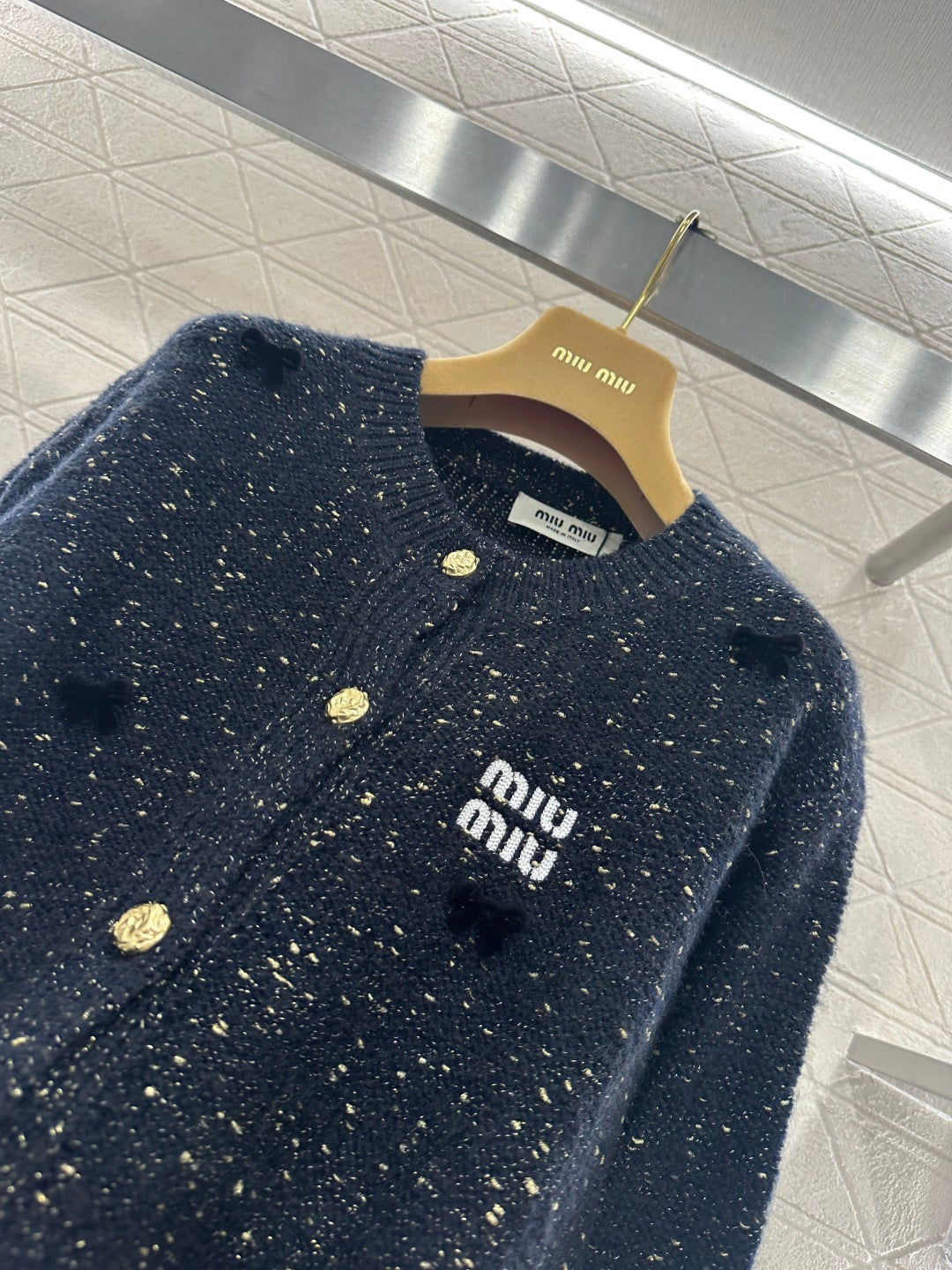 26SS NEUER 3D-Schleifen-Cardigan