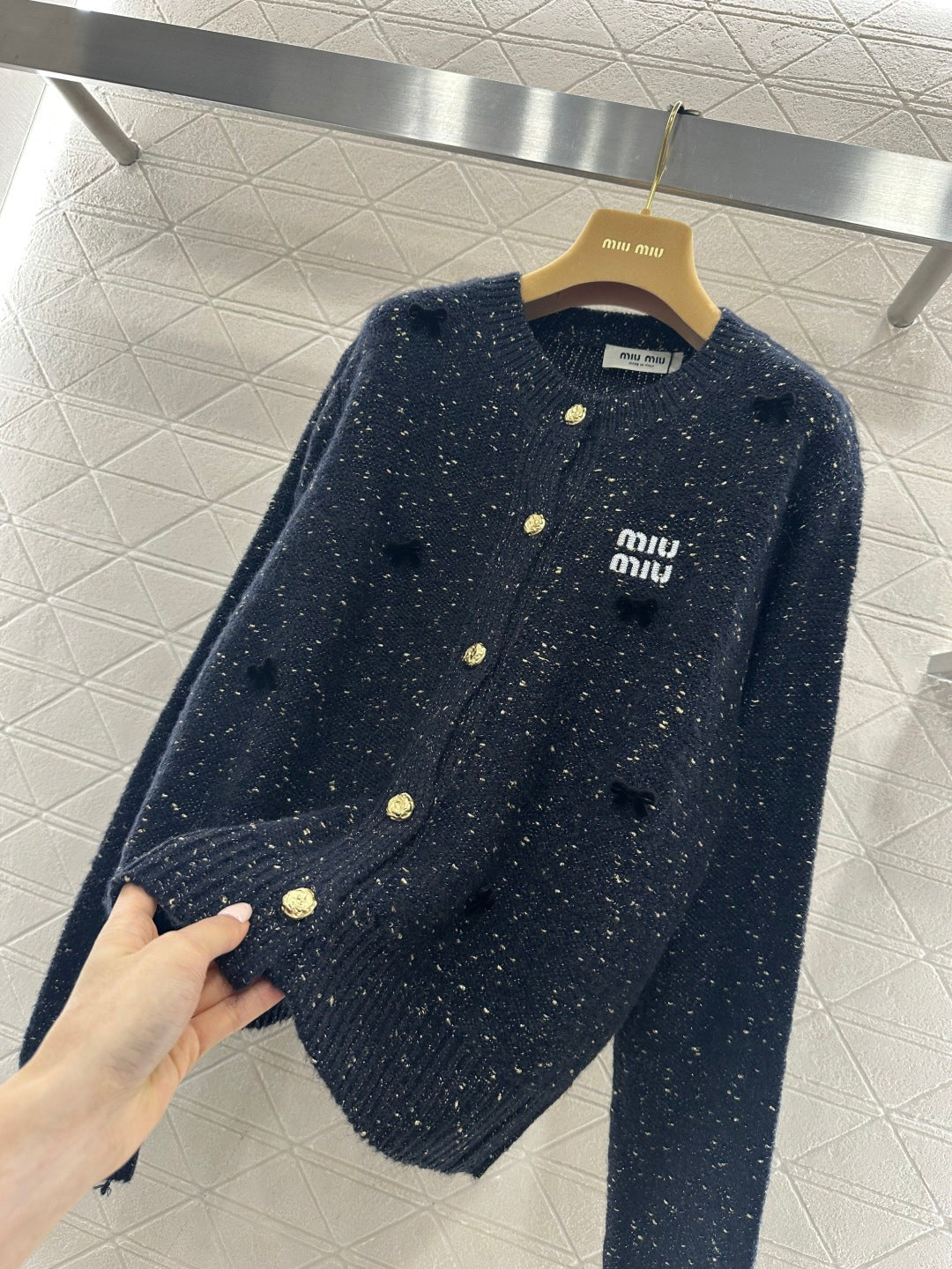 26SS NEUER 3D-Schleifen-Cardigan