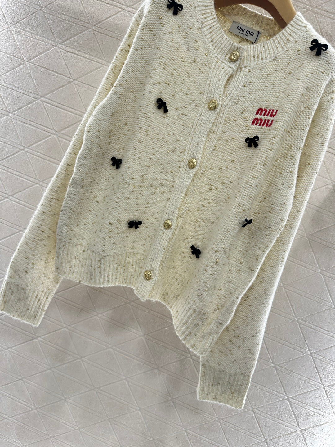 26SS NEUER 3D-Schleifen-Cardigan