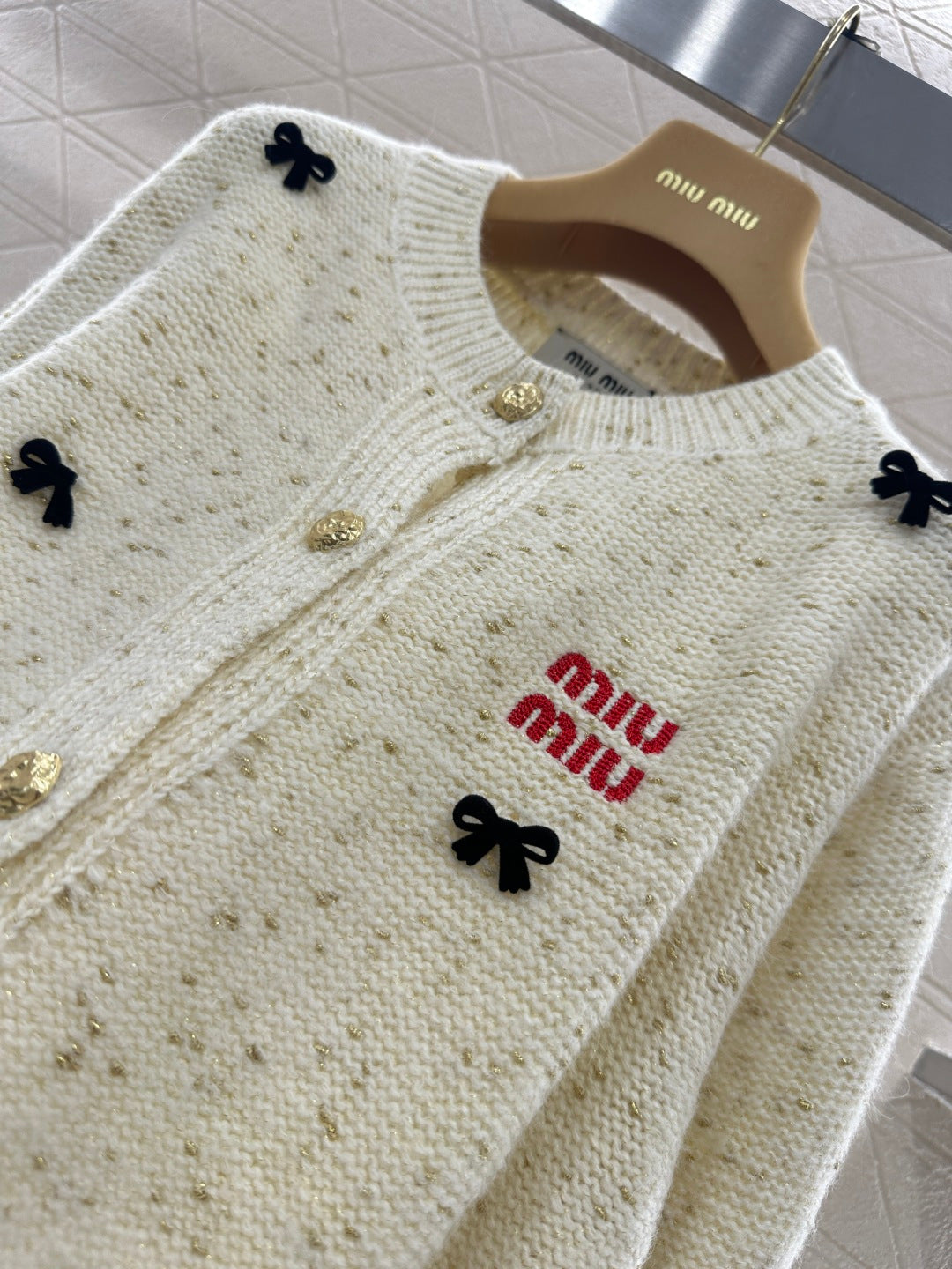 26SS NEUER 3D-Schleifen-Cardigan