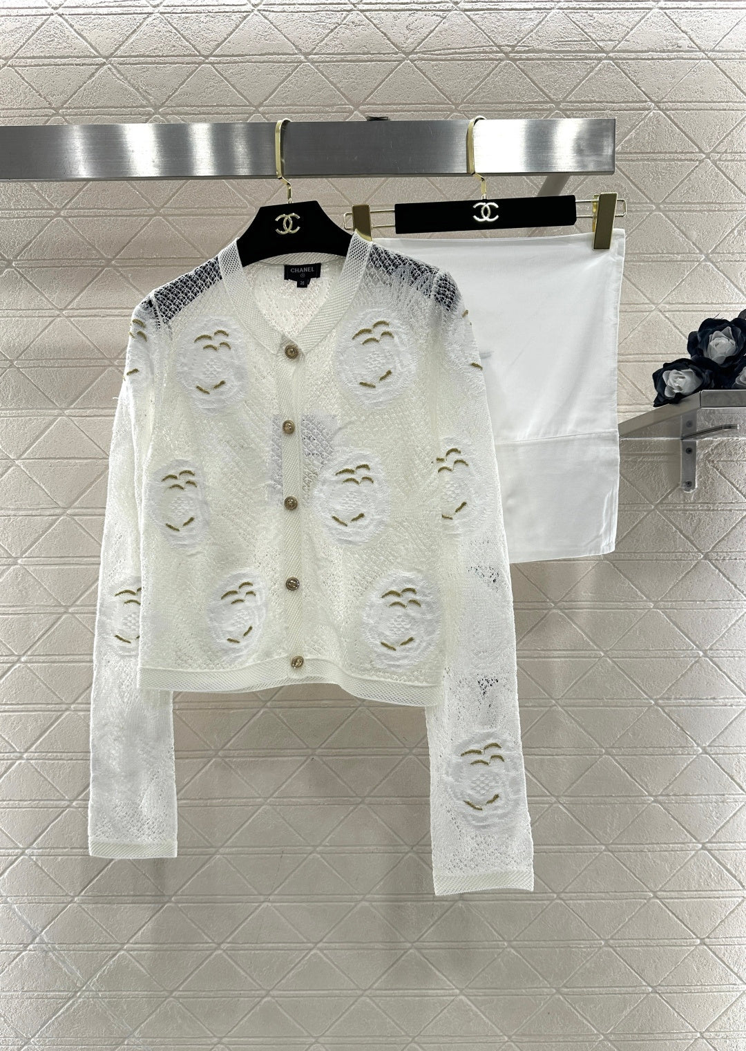 26SS NEUER Cardigan mit 3D-Blumenstickerei