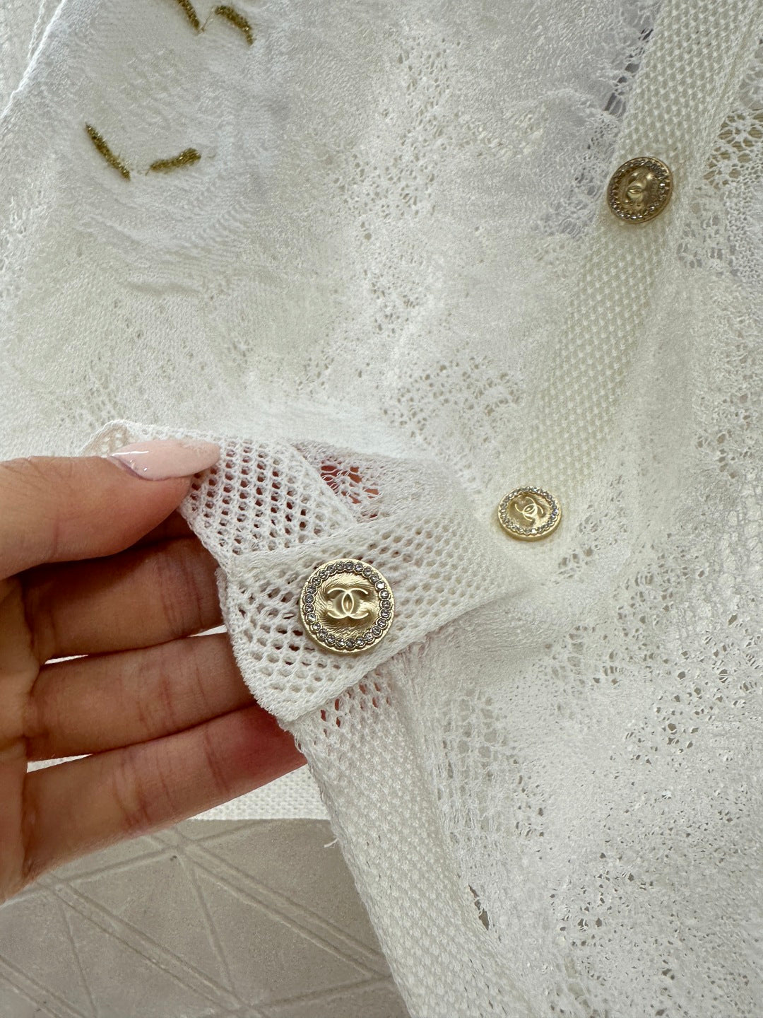 26SS NEUER Cardigan mit 3D-Blumenstickerei