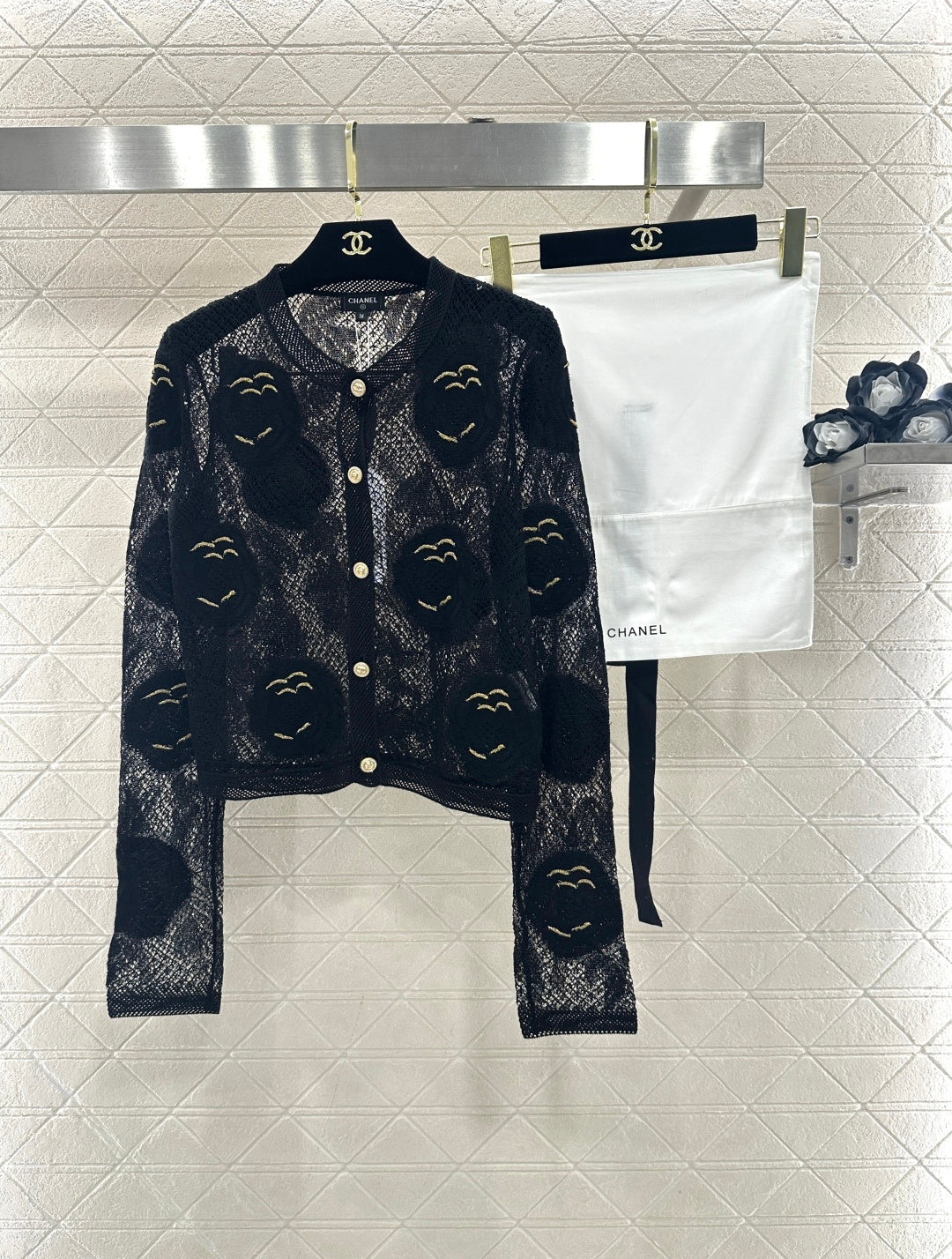 26SS NEUER Cardigan mit 3D-Blumenstickerei