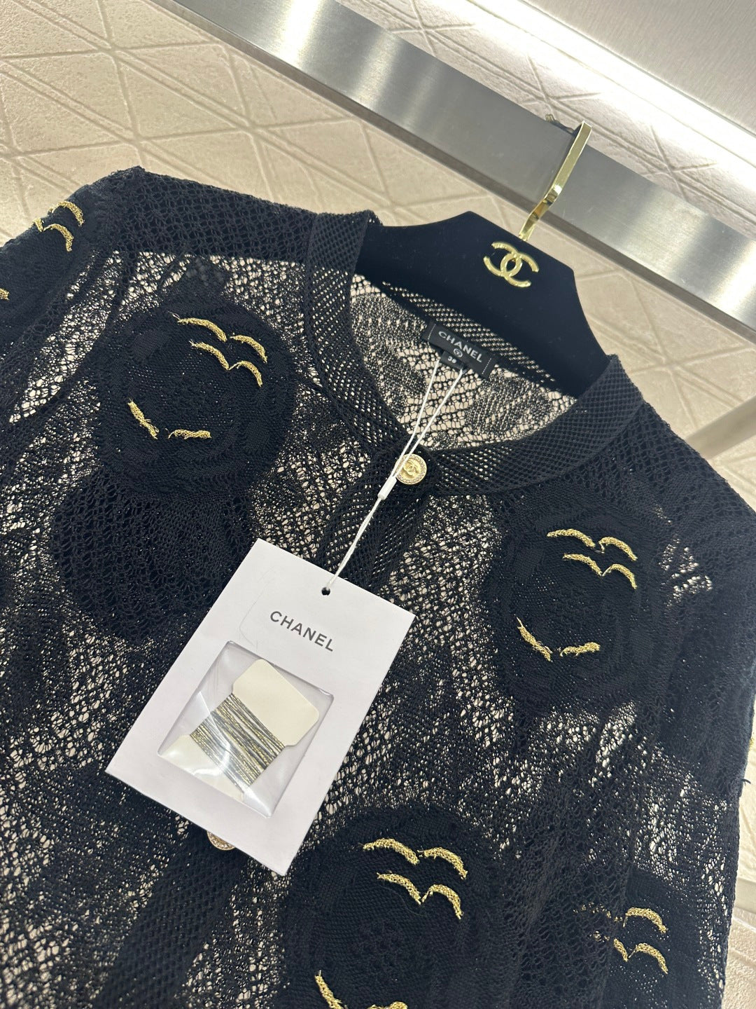 26SS NEUER Cardigan mit 3D-Blumenstickerei