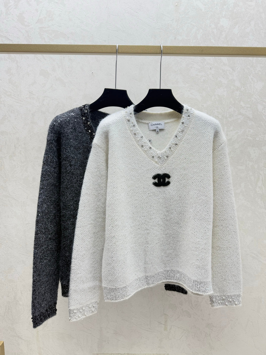 26SS NEW Heavy beading V-neck knitted long sleeves