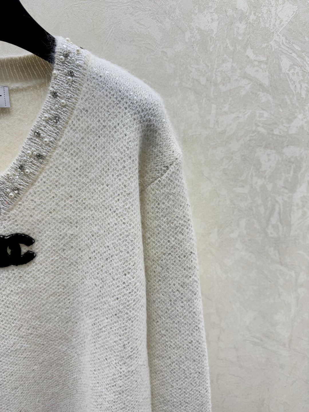 26SS NEW Heavy beading V-neck knitted long sleeves