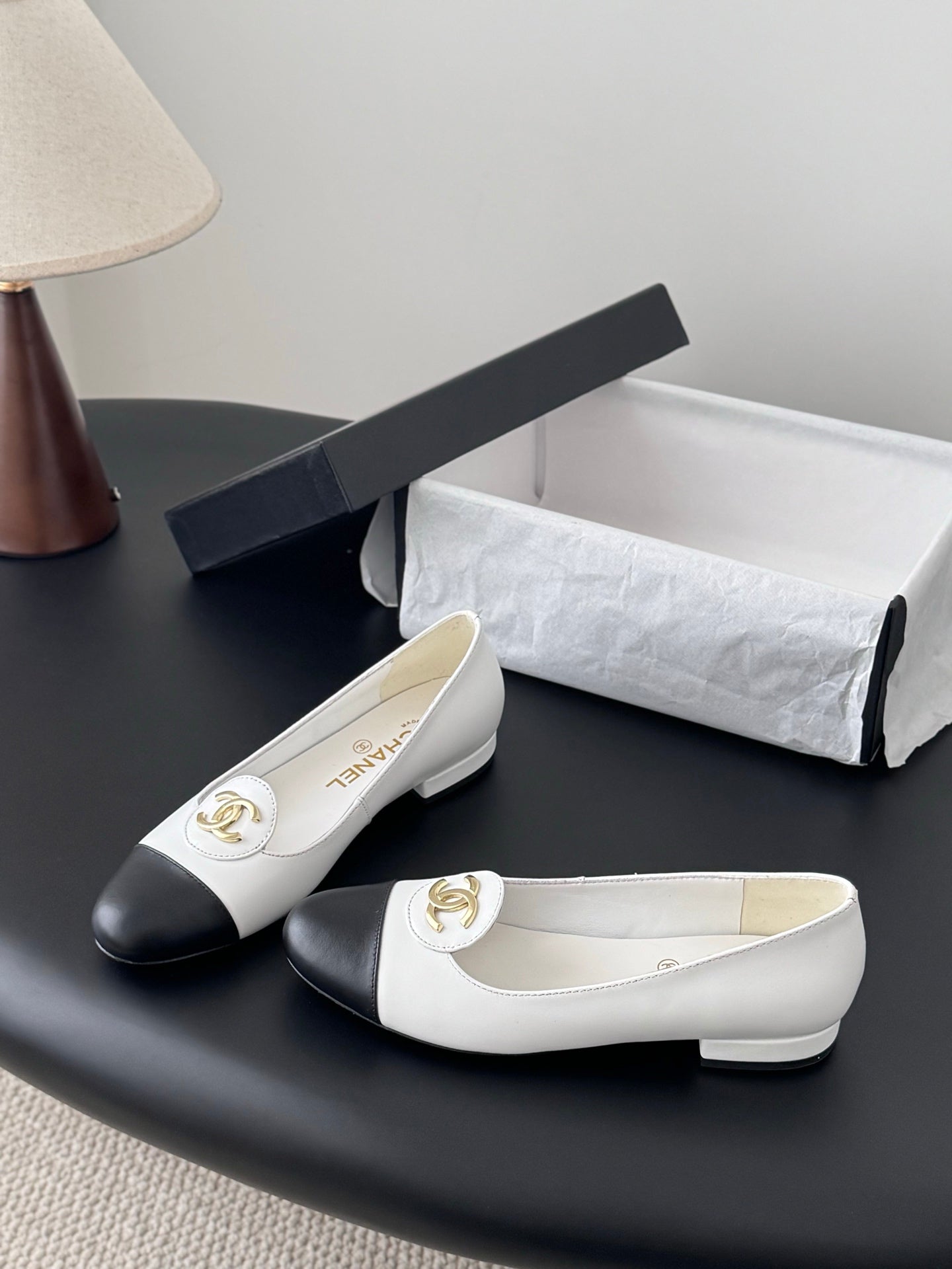 26SS NEUE Vintage Flats