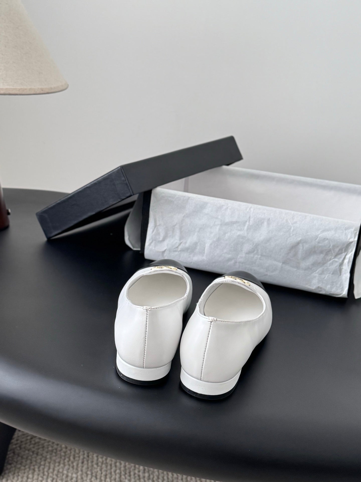 26SS NEUE Vintage Flats