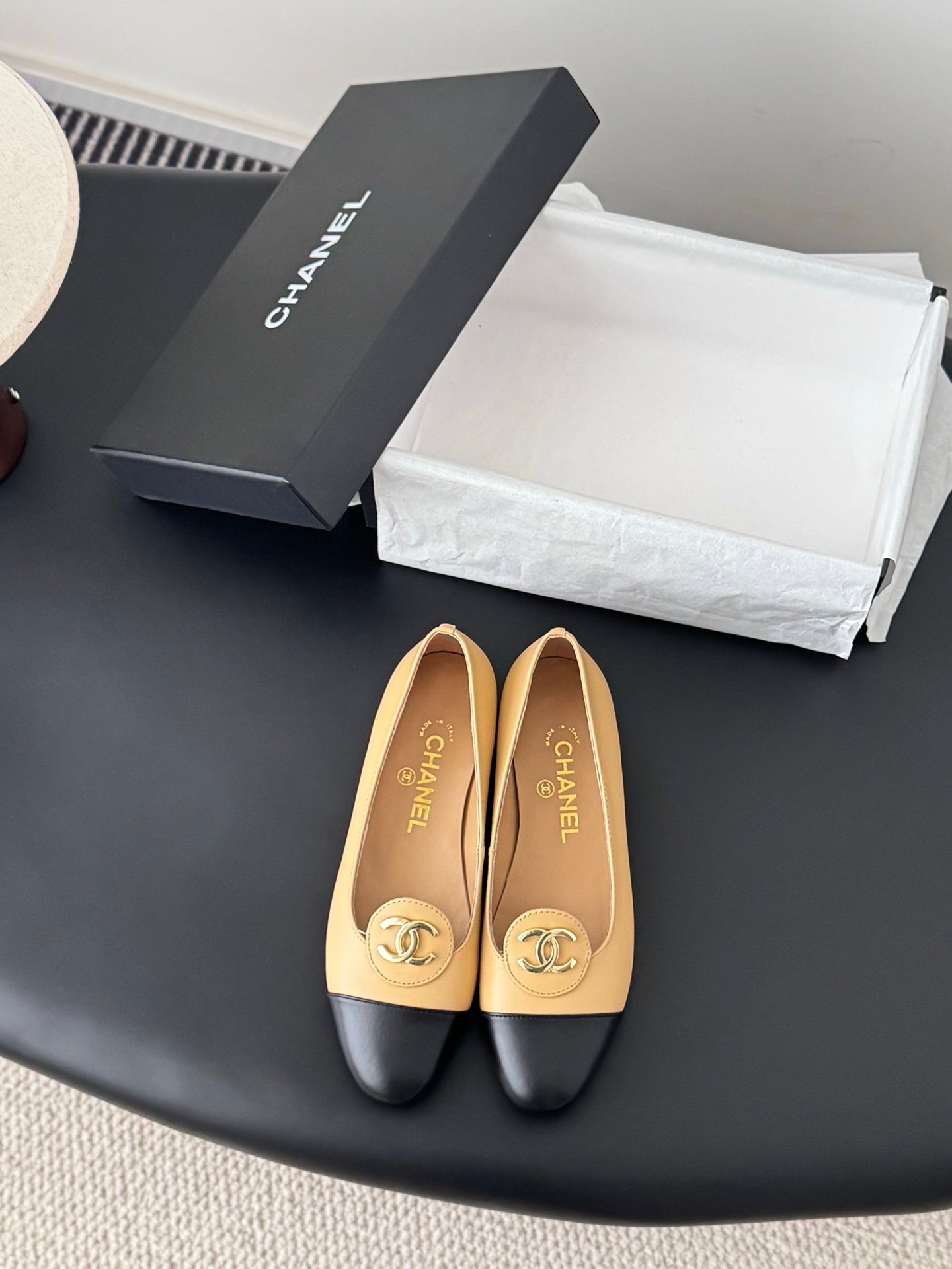 26SS NEUE Vintage Flats