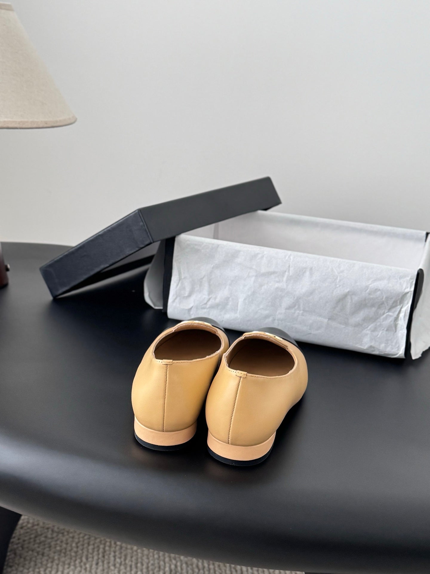 26SS NEUE Vintage Flats