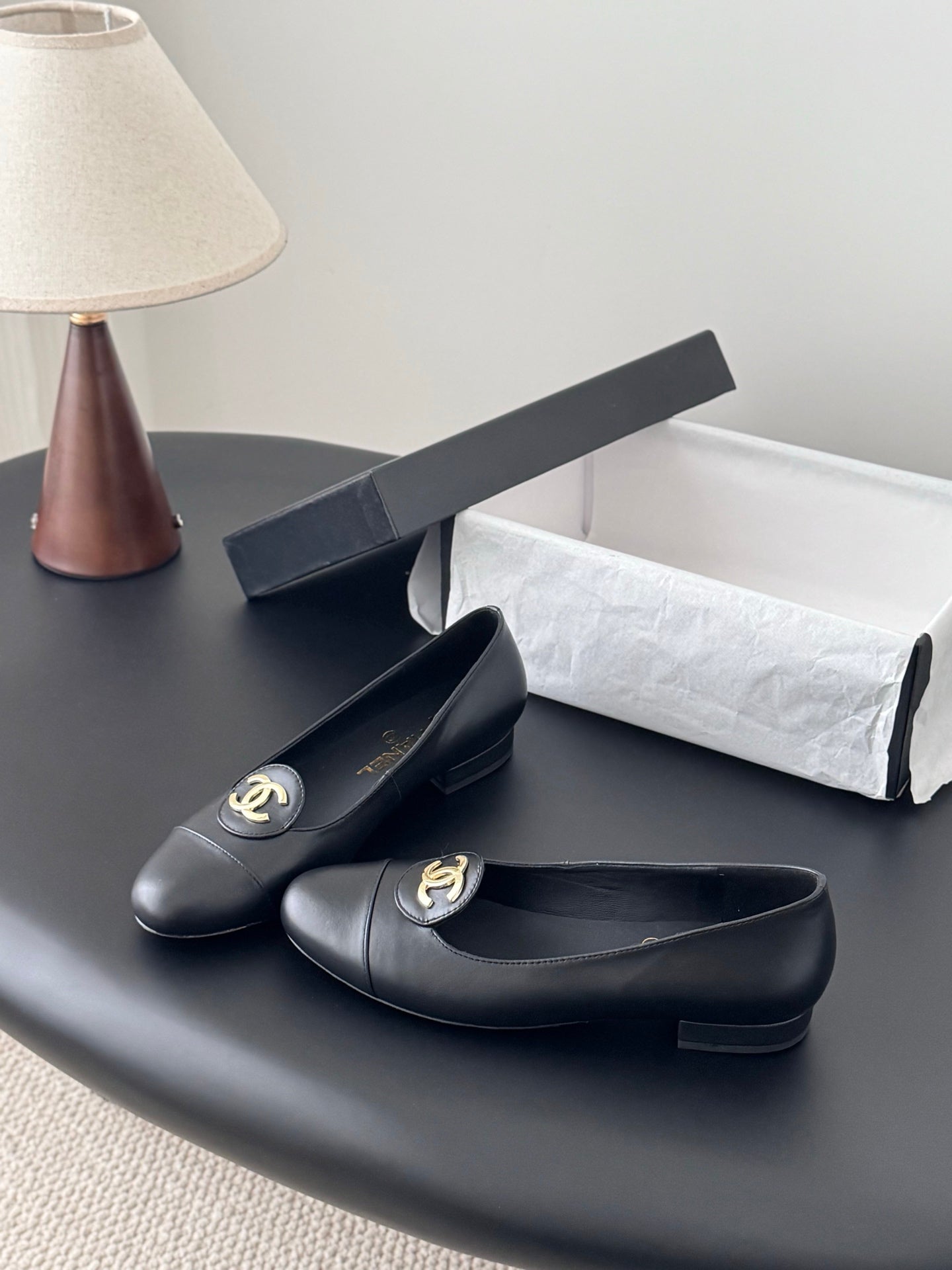 26SS NEUE Vintage Flats