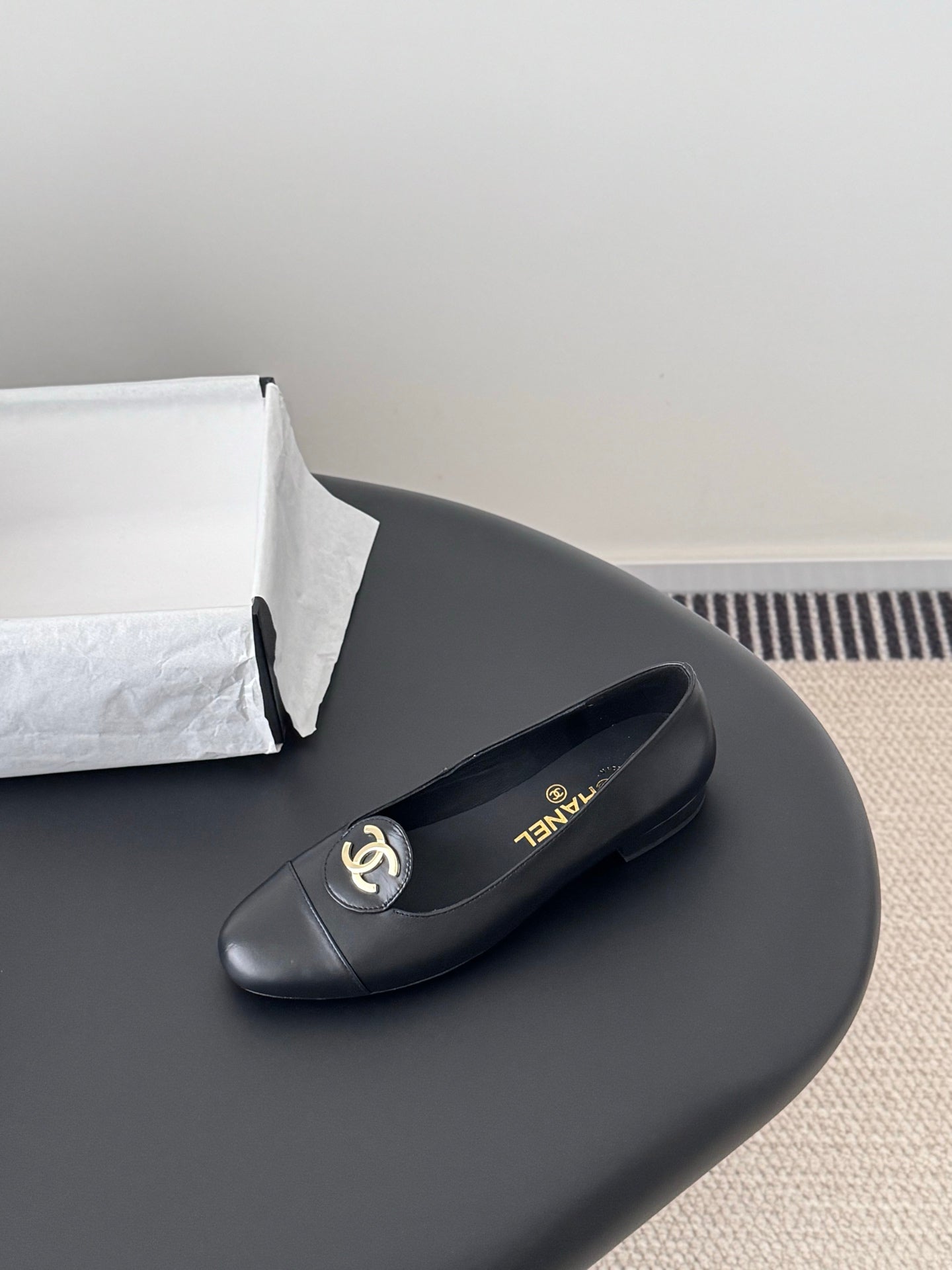 26SS NEUE Vintage Flats