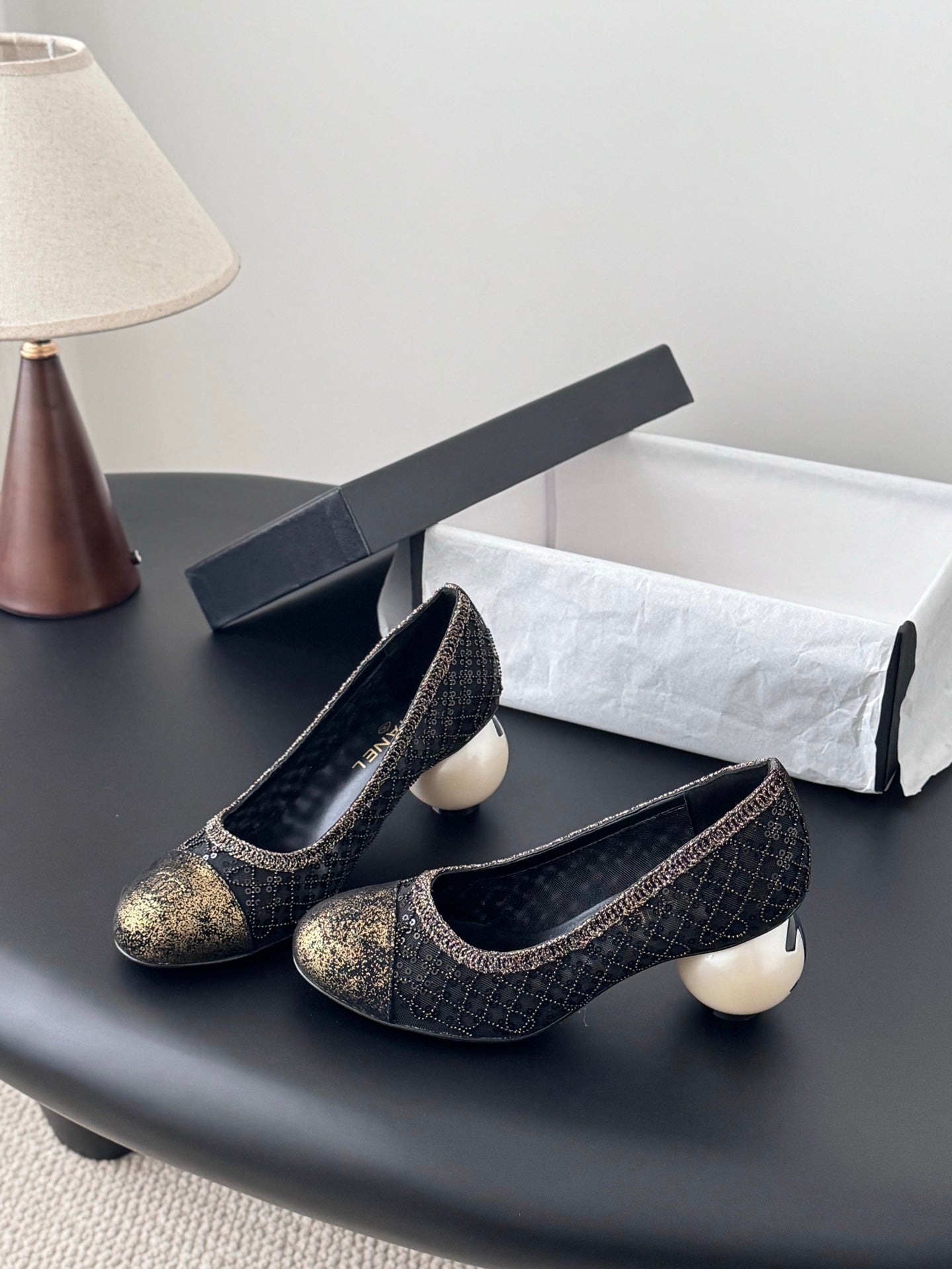 26SS NEU Perlen-Mary-Jane-Schuh mit Blockabsatz (Höhe: 7 cm)
