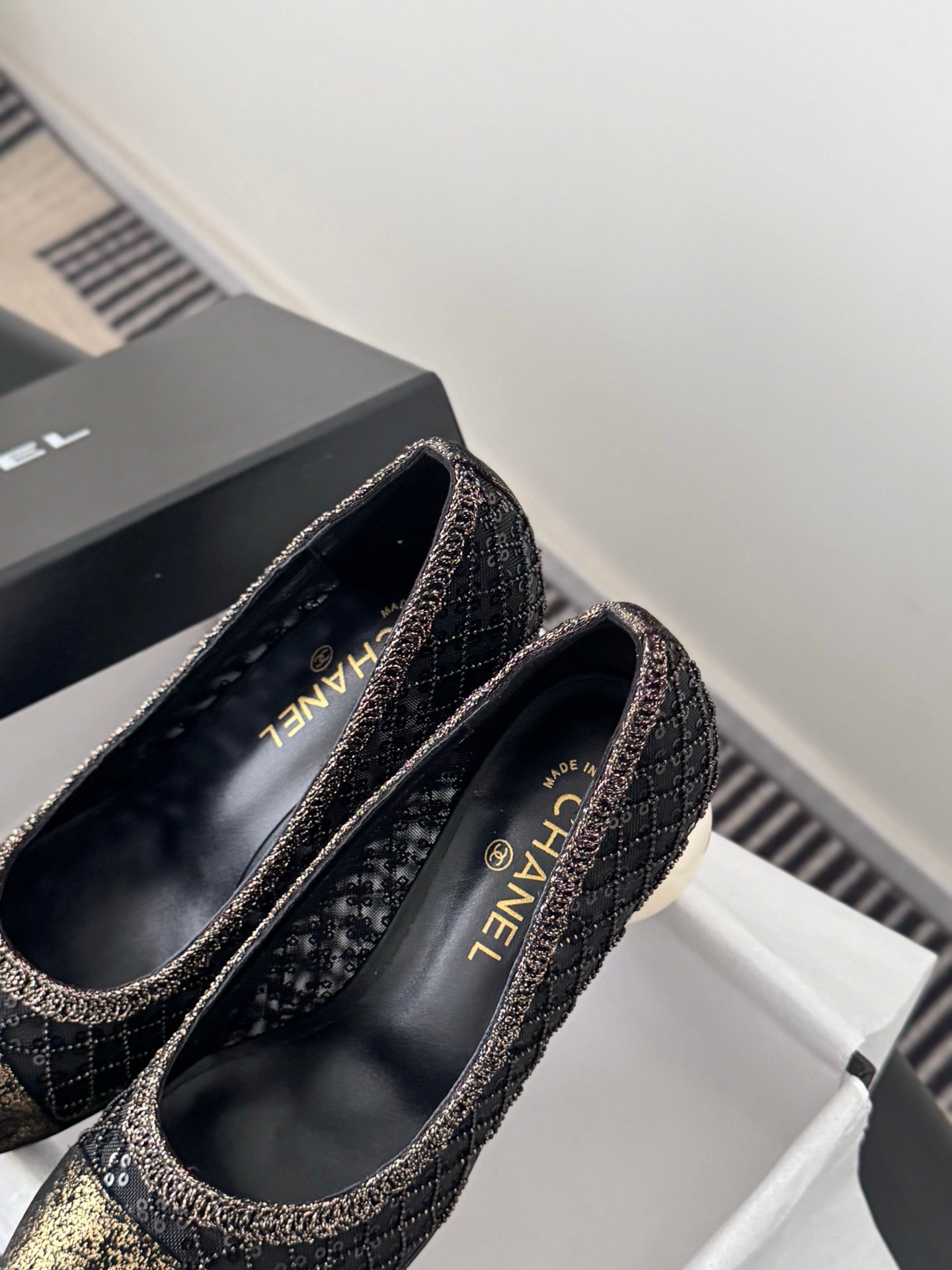 26SS NEU Perlen-Mary-Jane-Schuh mit Blockabsatz (Höhe: 7 cm)