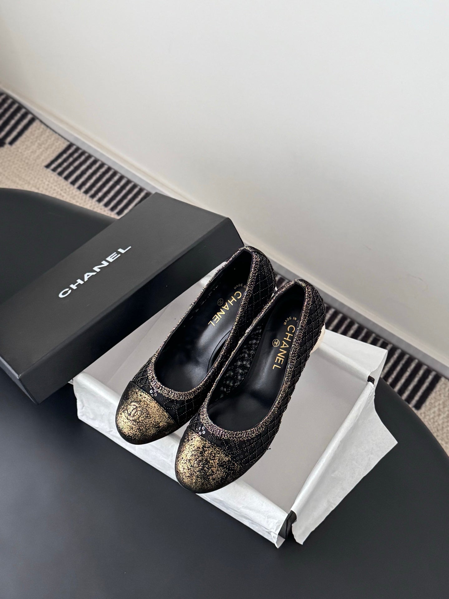 26SS NEU Perlen-Mary-Jane-Schuh mit Blockabsatz (Höhe: 7 cm)