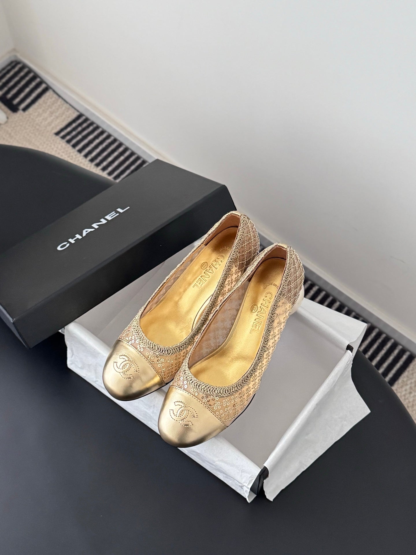 26SS NEU Perlen-Mary-Jane-Schuh mit Blockabsatz (Höhe: 7 cm)