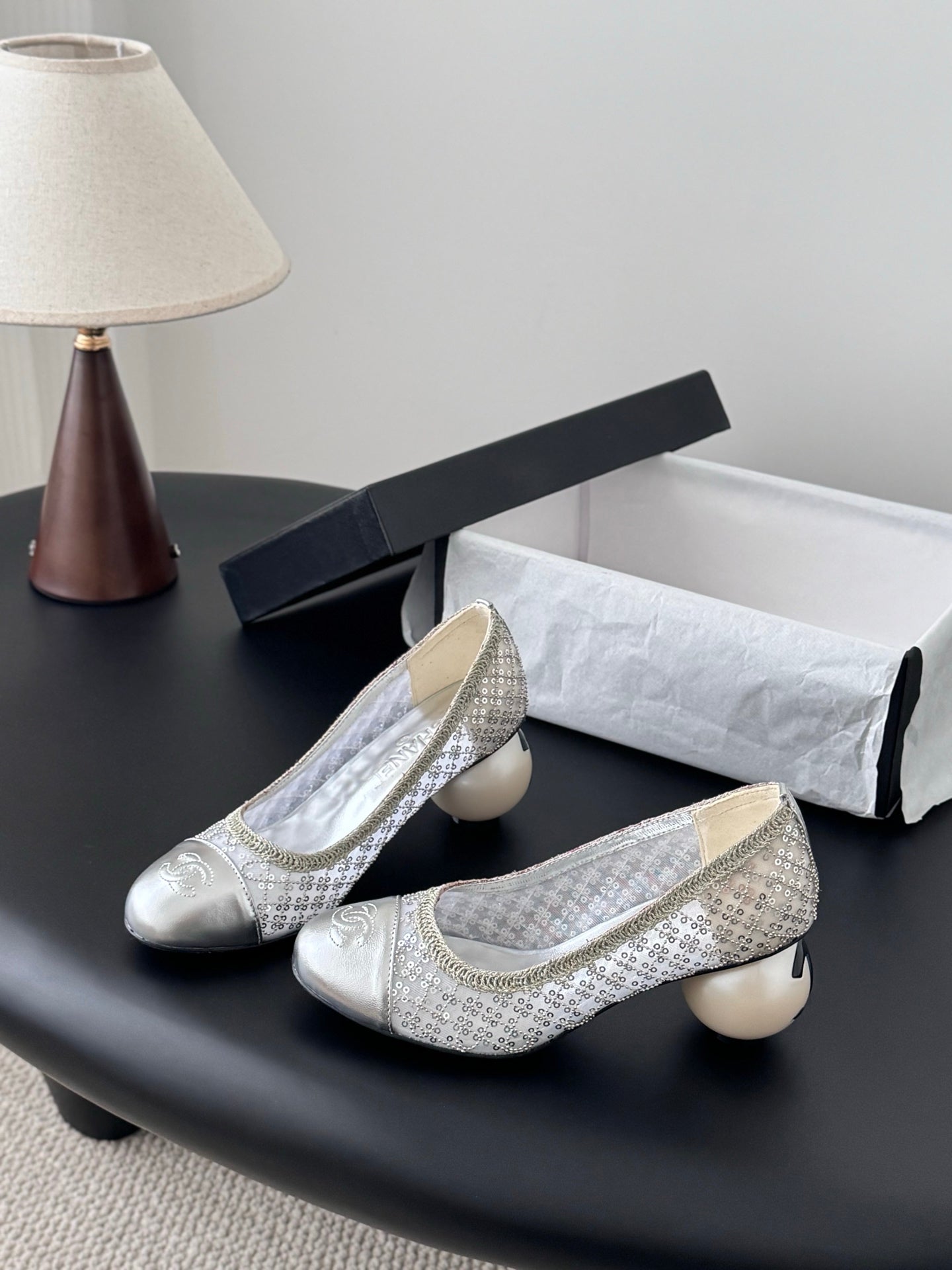 26SS NEU Perlen-Mary-Jane-Schuh mit Blockabsatz (Höhe: 7 cm)