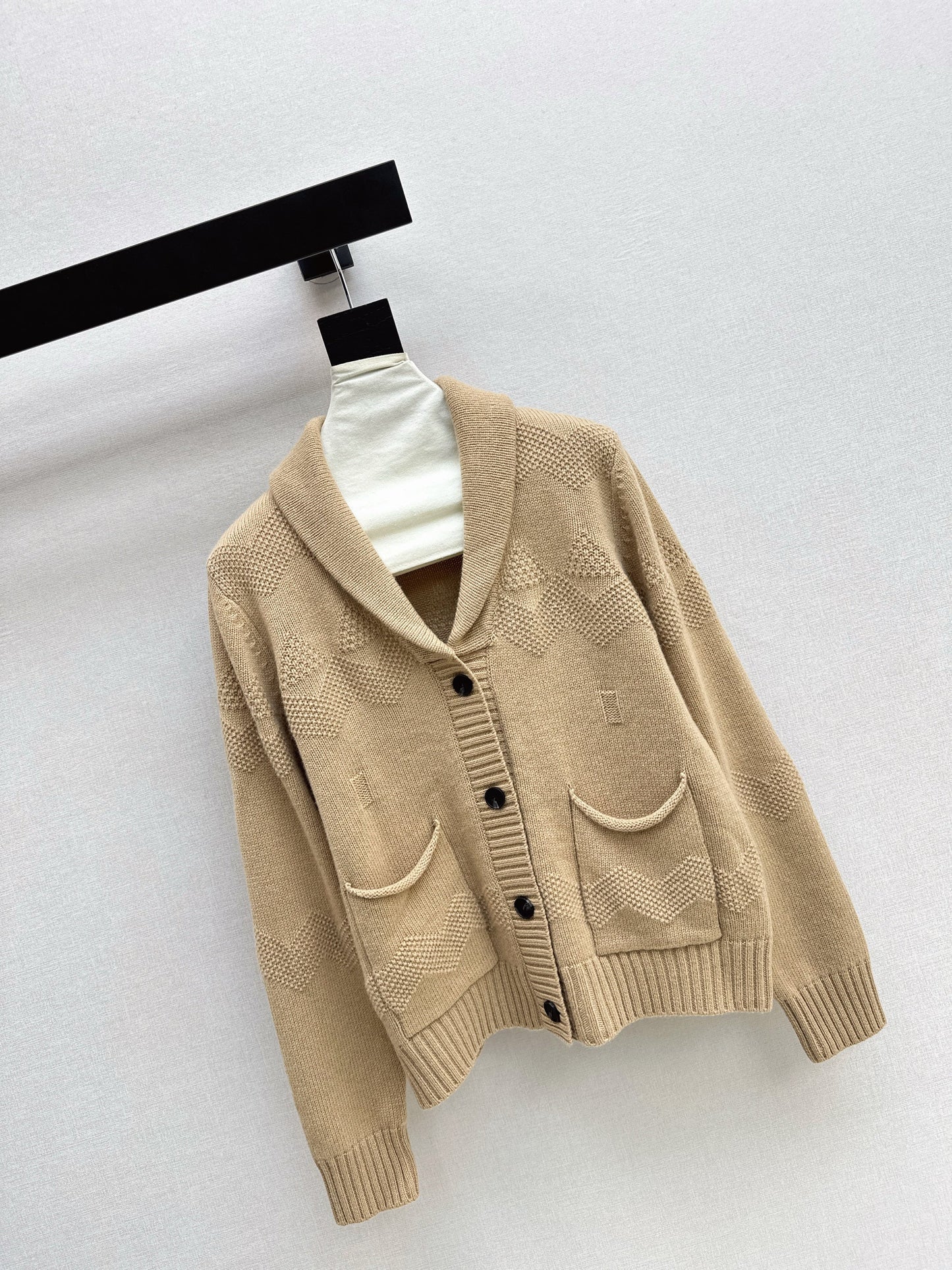26SS NEW v-neck cardigan