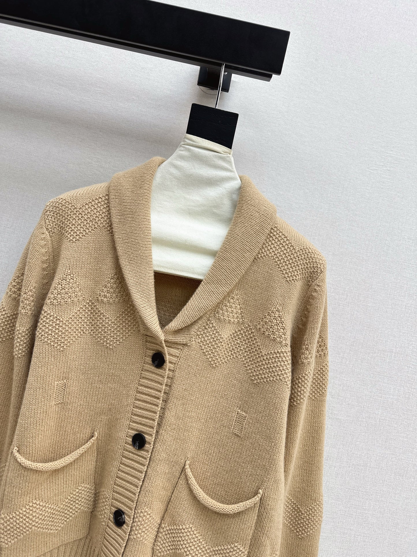 26SS NEW v-neck cardigan