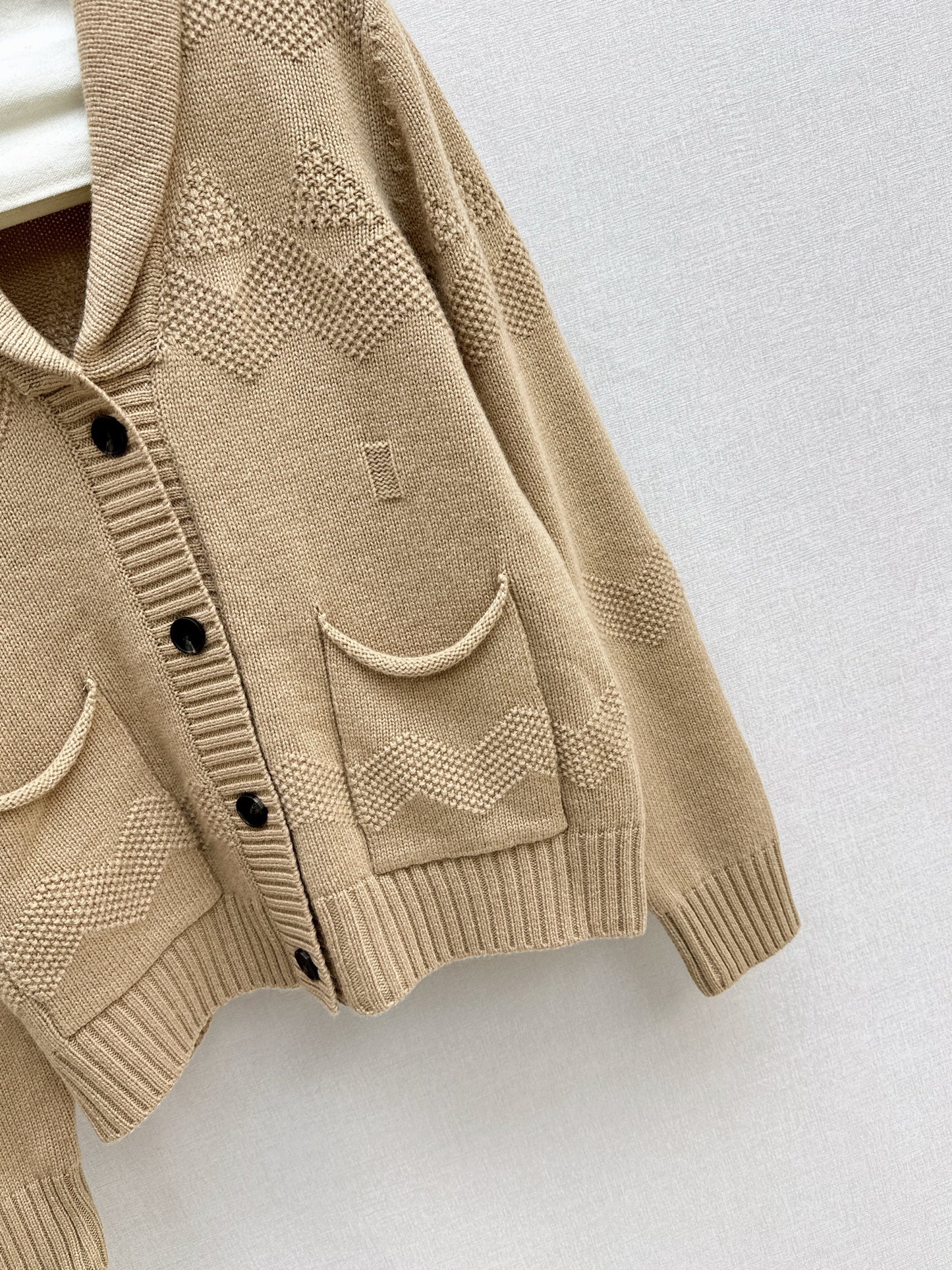 26SS NEW v-neck cardigan