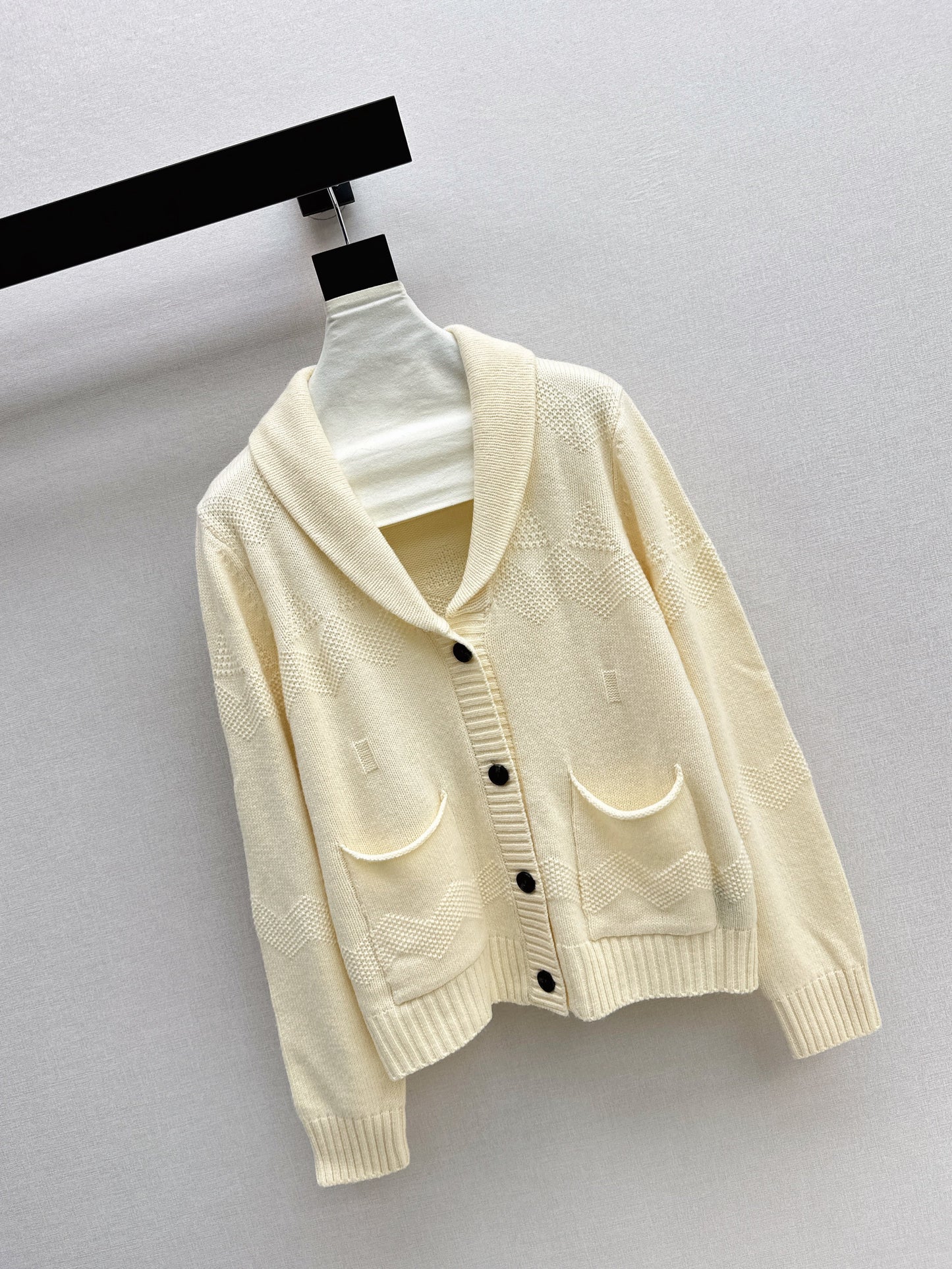 26SS NEW v-neck cardigan
