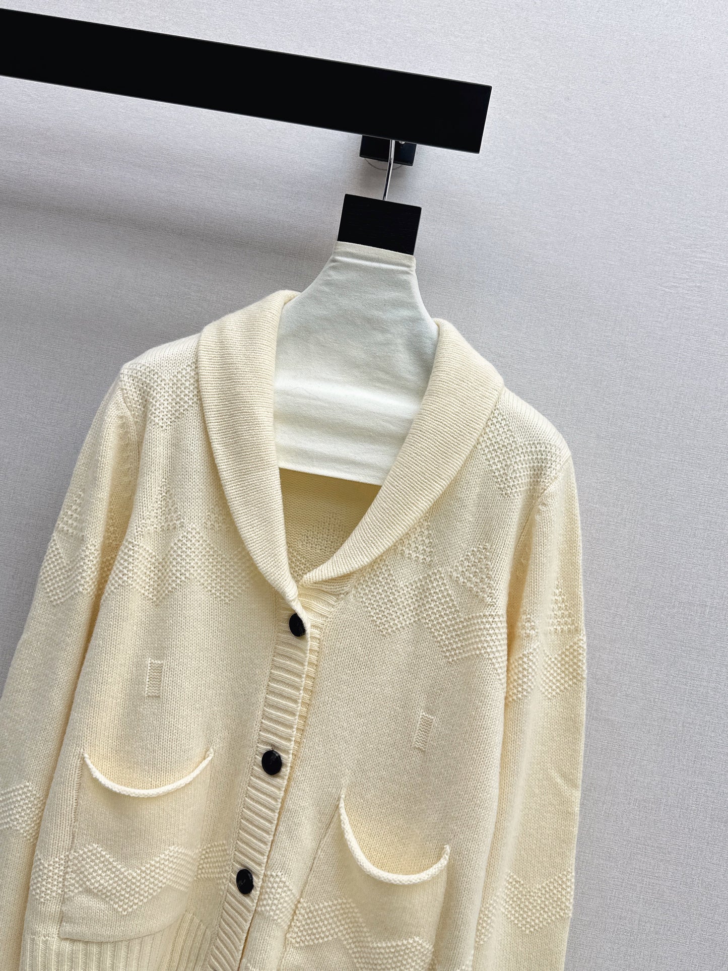 26SS NEW v-neck cardigan