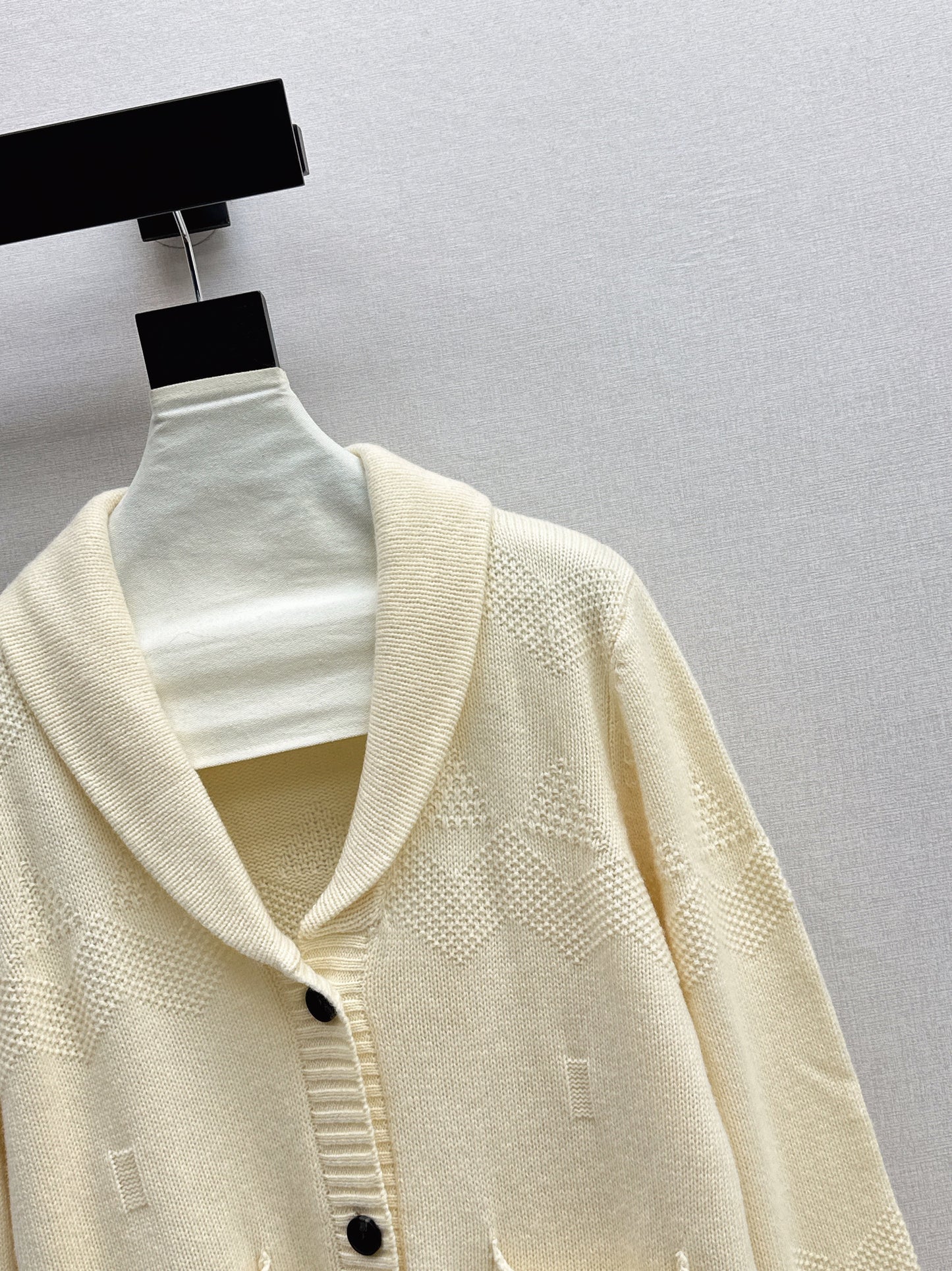 26SS NEW v-neck cardigan
