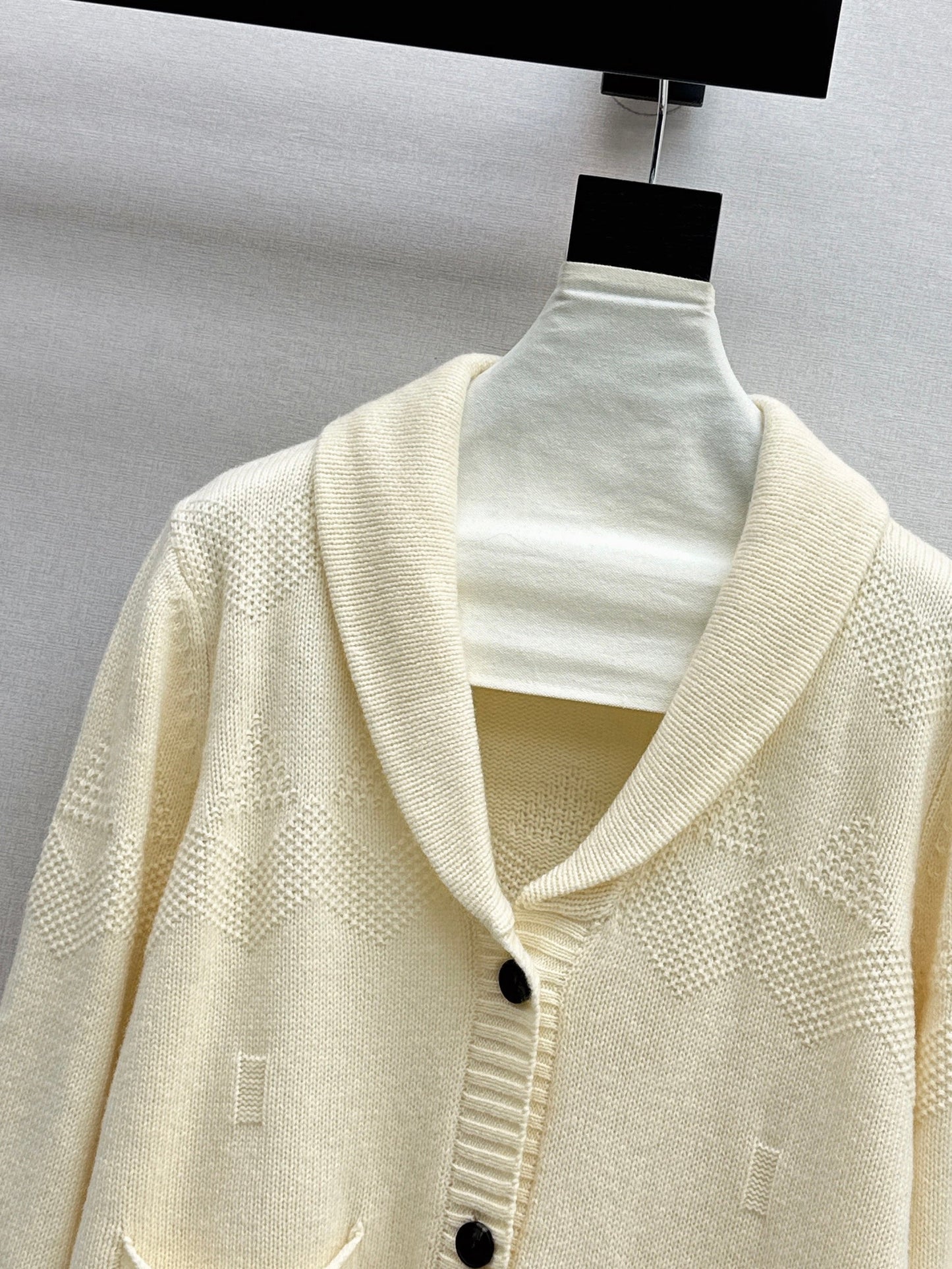 26SS NEW v-neck cardigan
