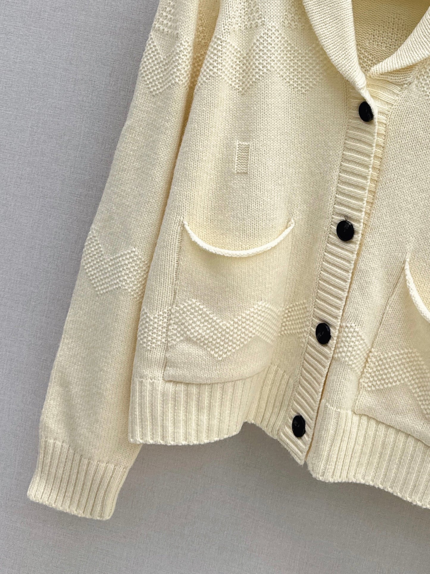 26SS NEW v-neck cardigan