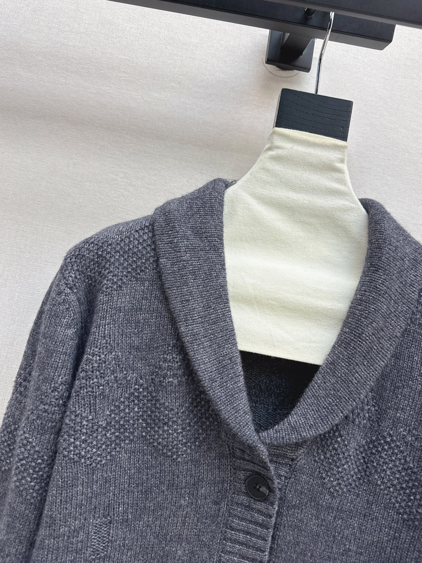 26SS NEW v-neck cardigan