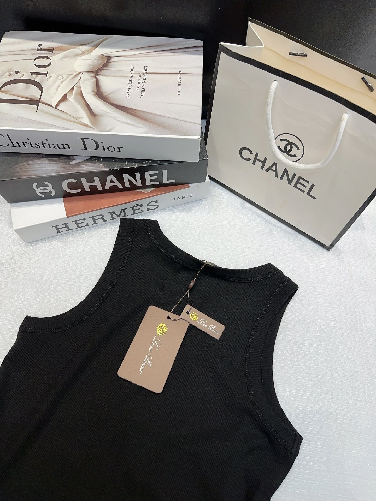 26SS NEW Sleeveless vest with embroidered badge pattern on chest