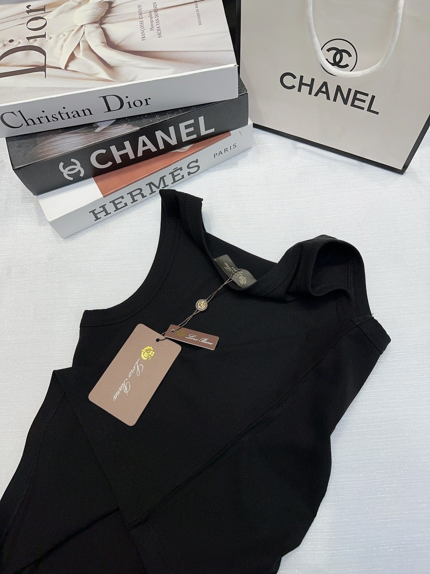 26SS NEW Sleeveless vest with embroidered badge pattern on chest