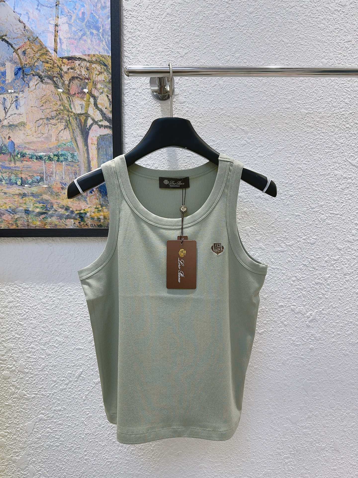 26SS NEW Sleeveless vest with embroidered badge pattern on chest