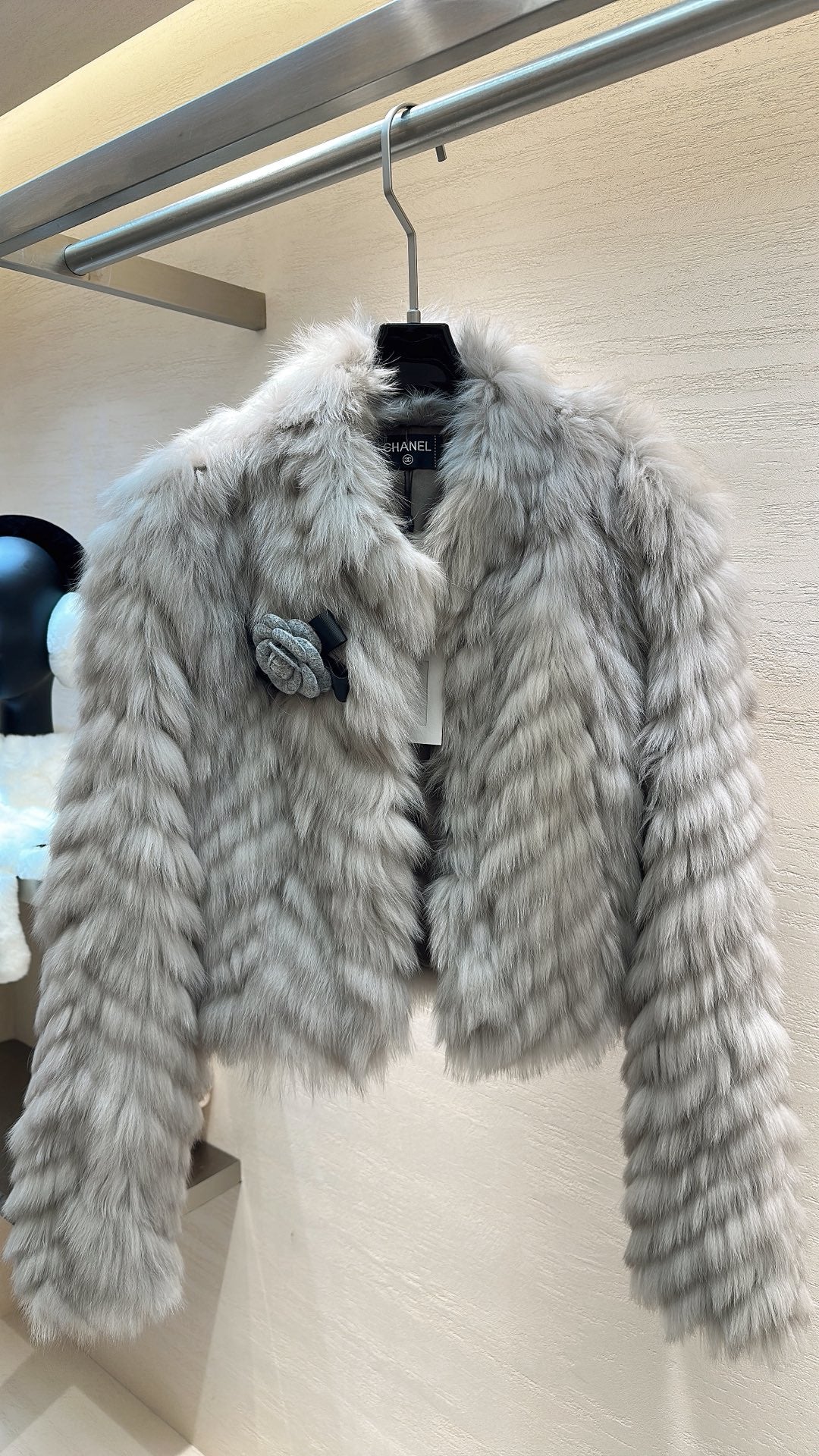 26SS NEUER Silberfuchs-Kurzmantel