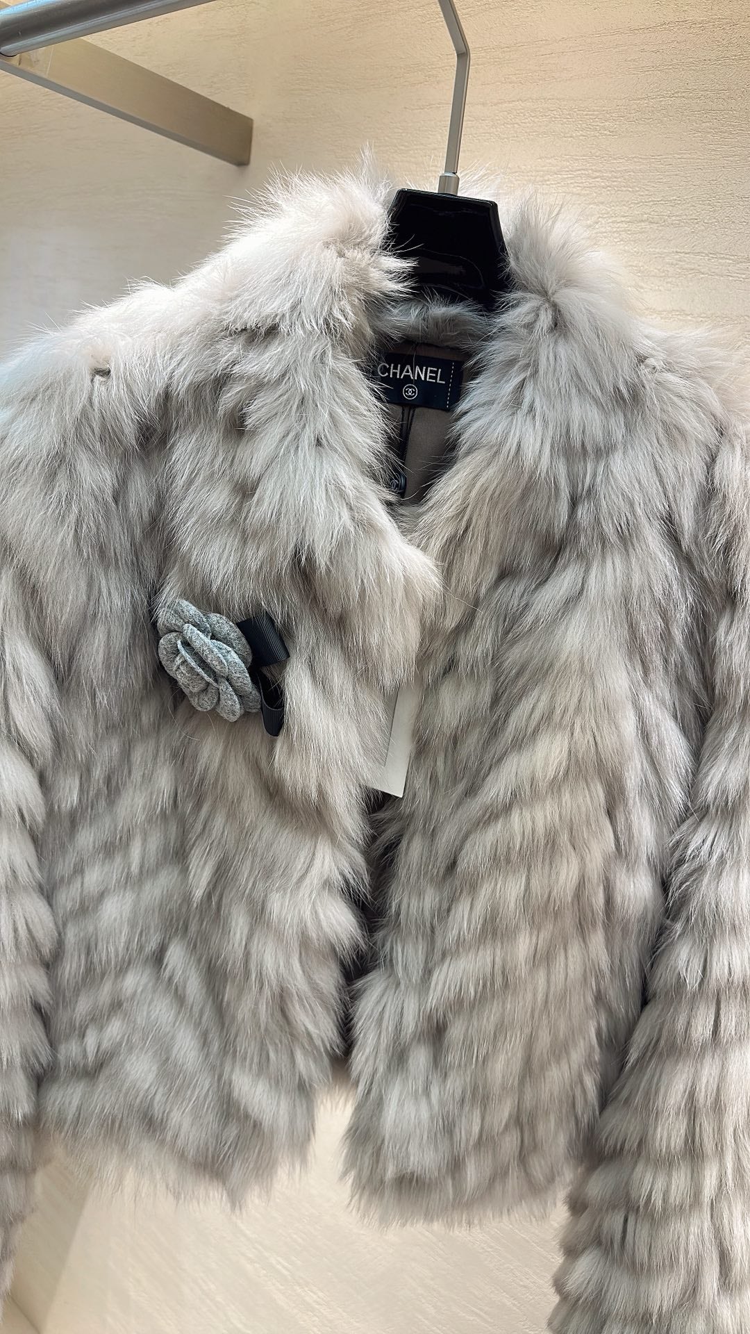 26SS NEUER Silberfuchs-Kurzmantel