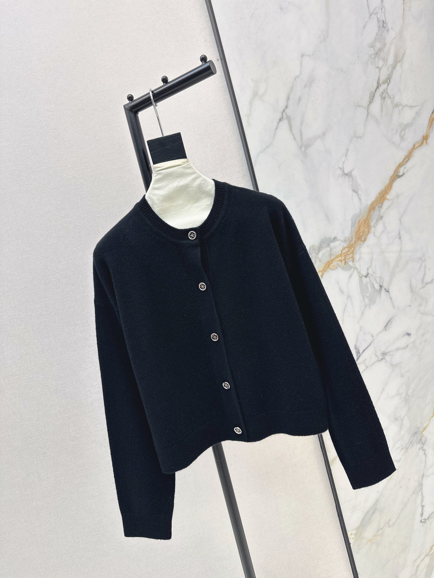 26SS NEUER Strickcardigan