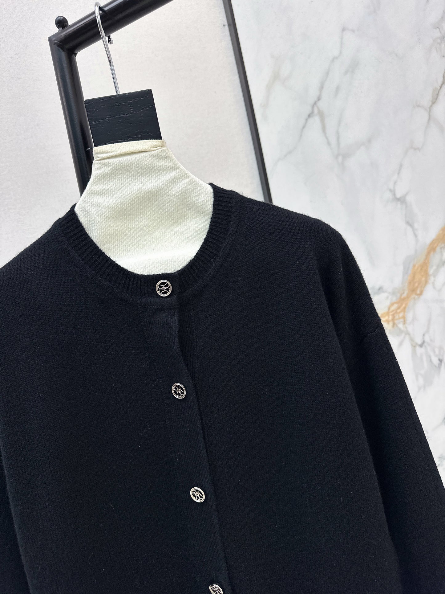 26SS NEUER Strickcardigan