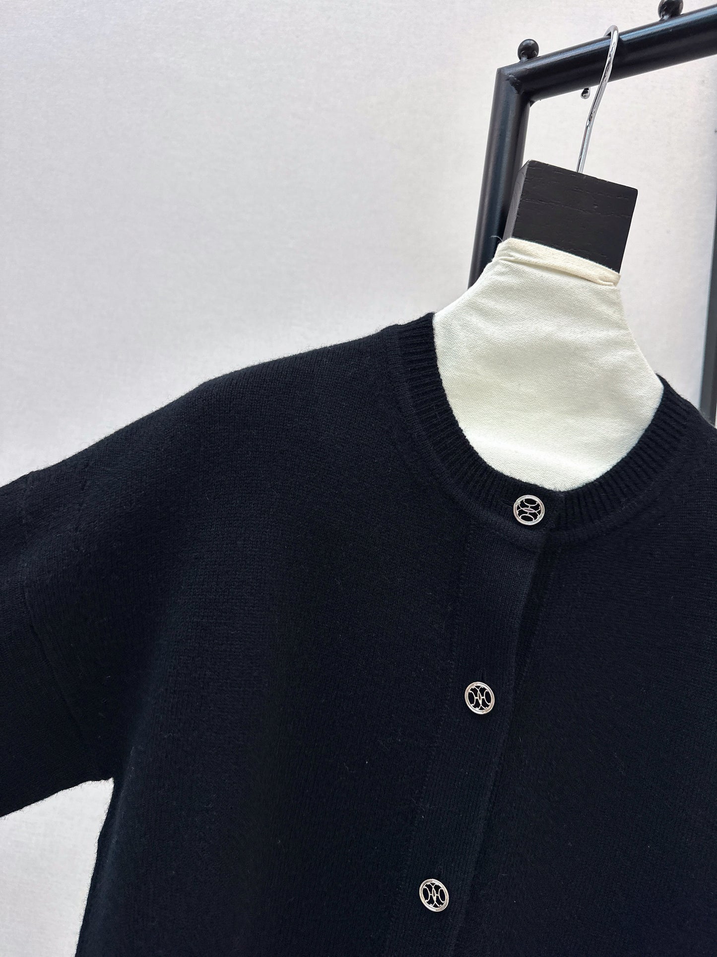 26SS NEUER Strickcardigan