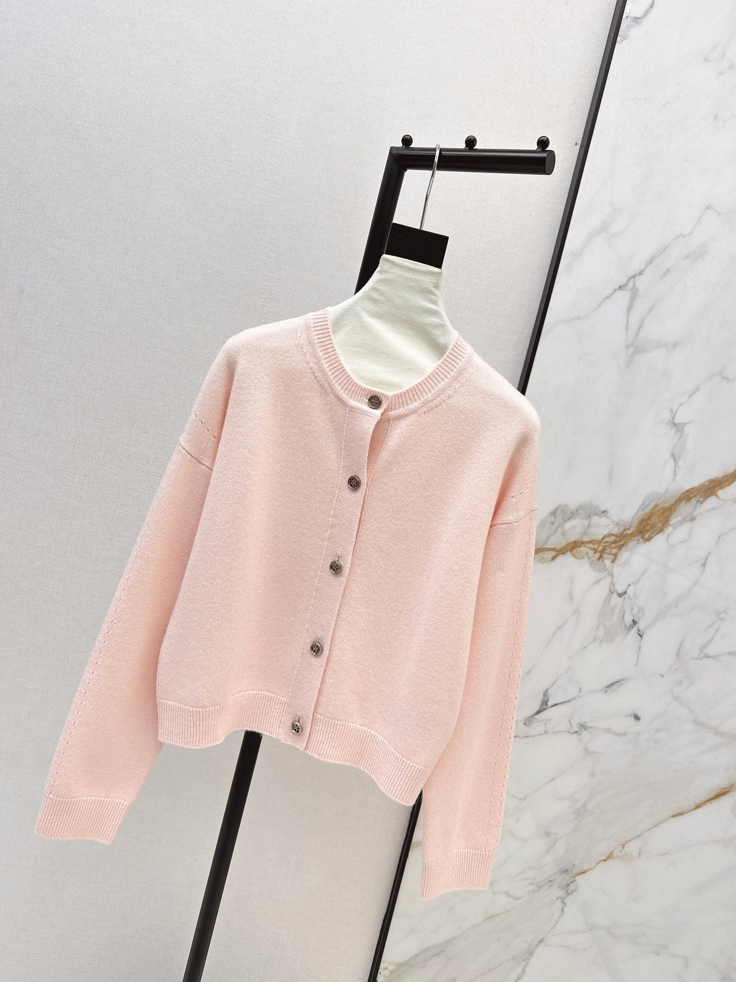 26SS NEUER Strickcardigan