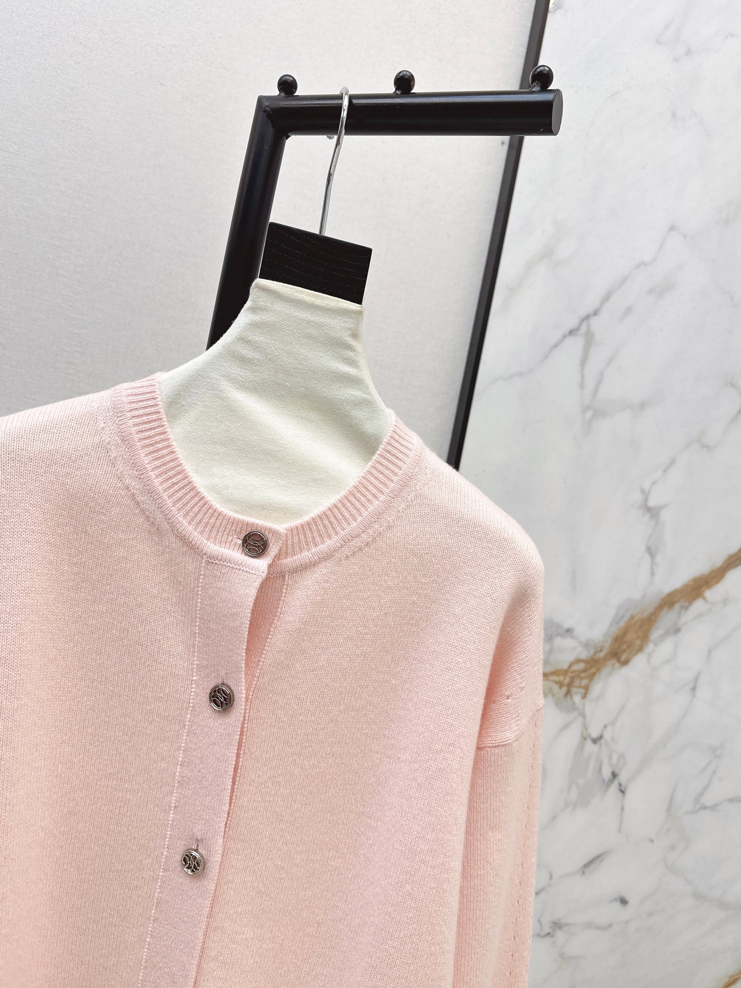 26SS NEUER Strickcardigan